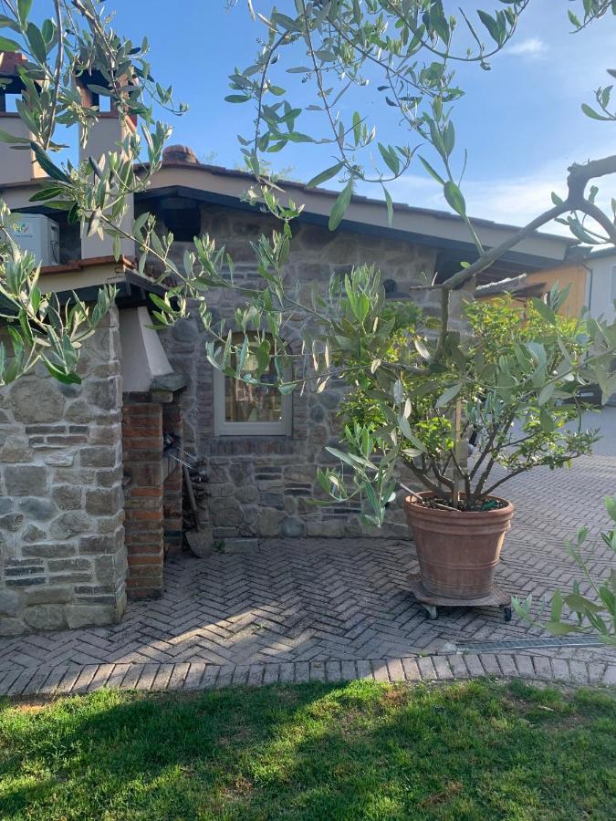 Апартаменты Locazione Turistica Casa Olivo Фучеккьо Экстерьер фото
